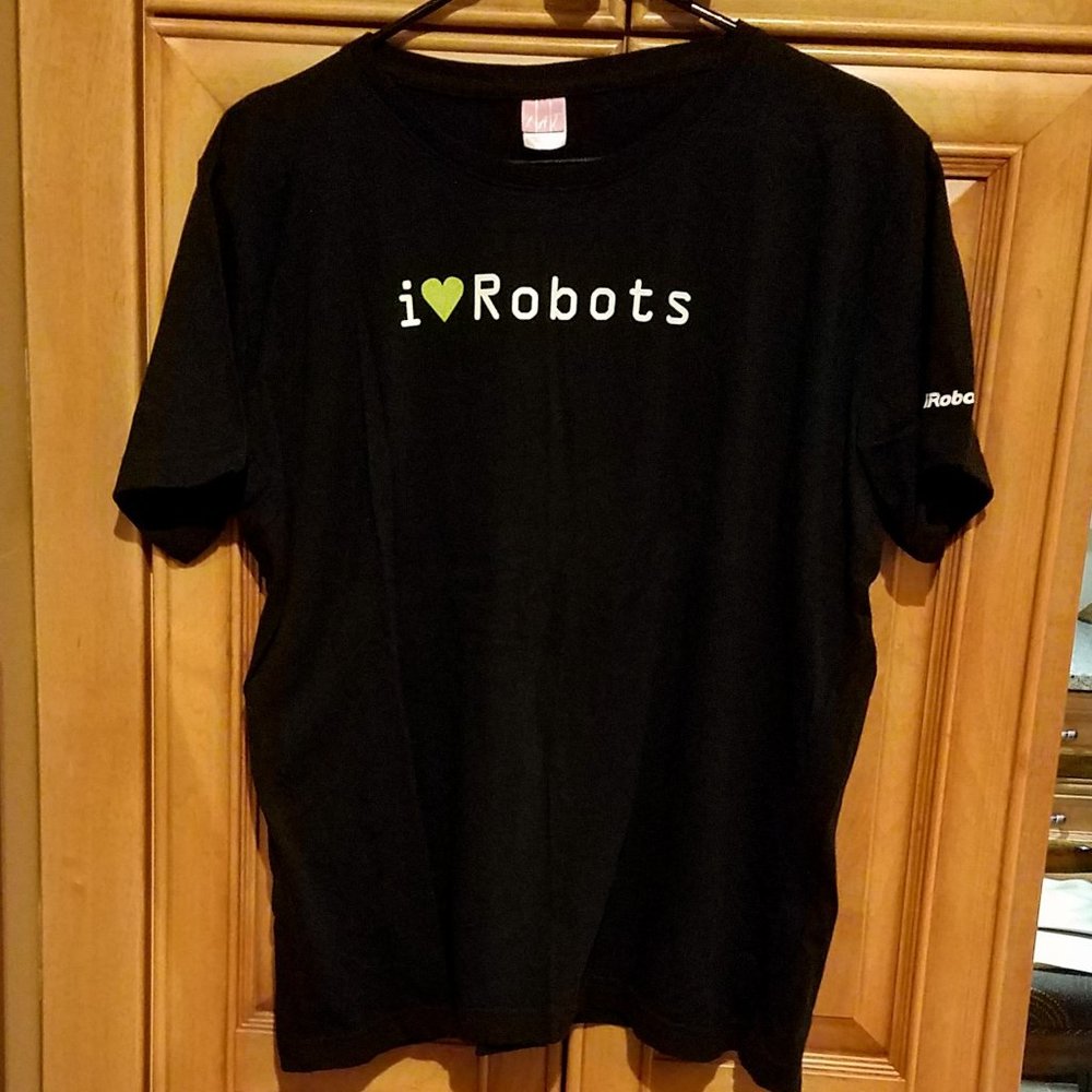 iRobot "I 💚 Robots" T-shirt